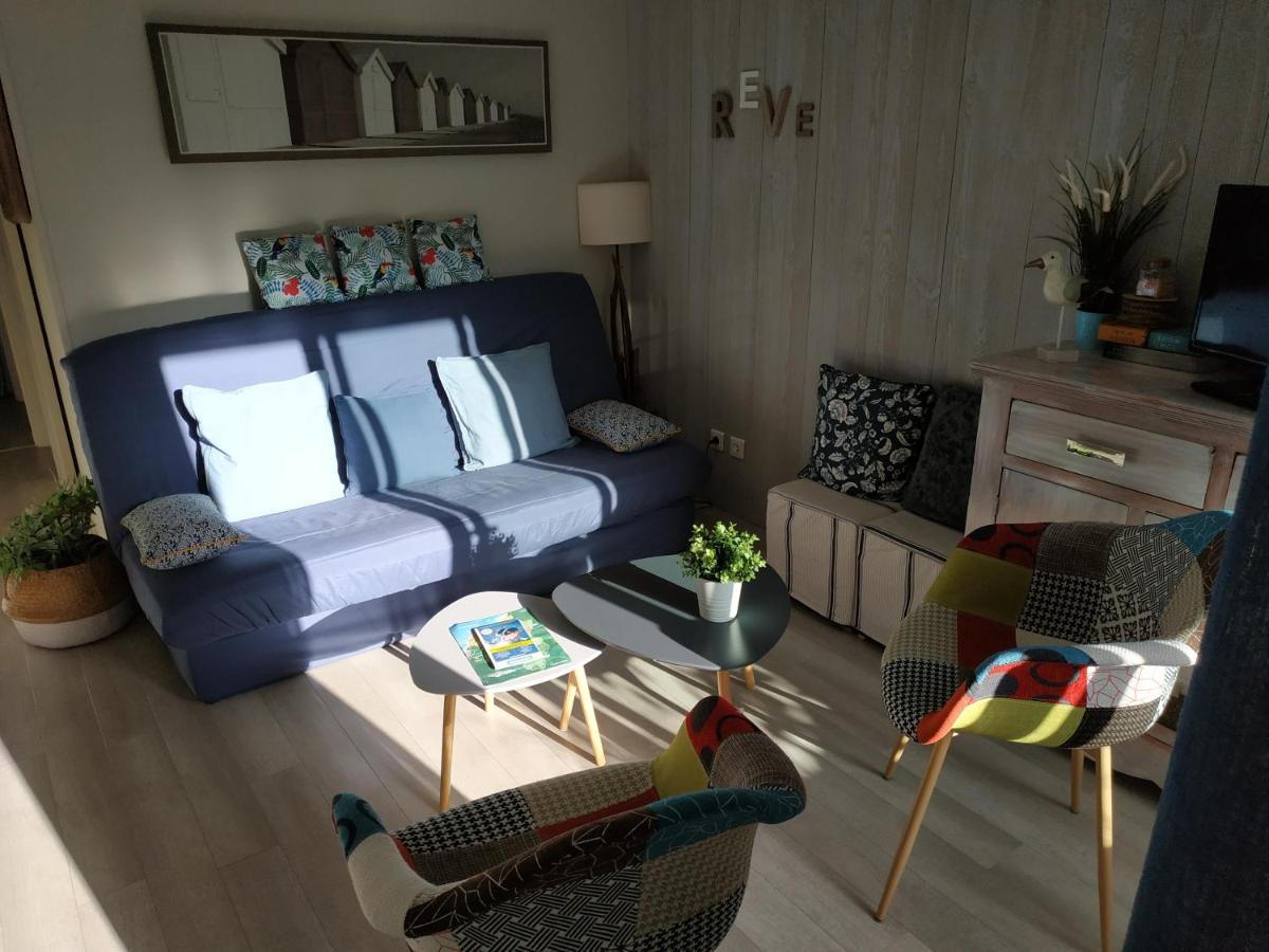 Charmant Appartement A 350M De La Plage Et Du Port Frejus Exterior photo
